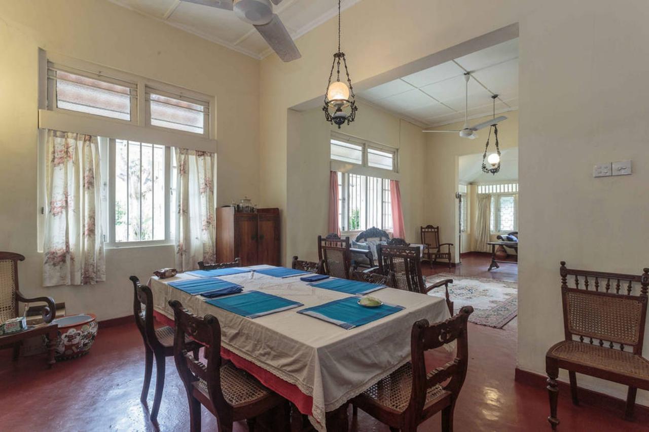 Charming Homestay By The Beach Дехивала-Маунт-Лавиния Экстерьер фото