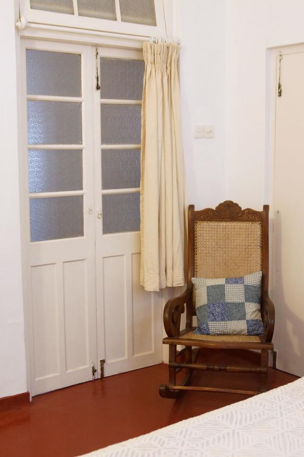 Charming Homestay By The Beach Дехивала-Маунт-Лавиния Экстерьер фото